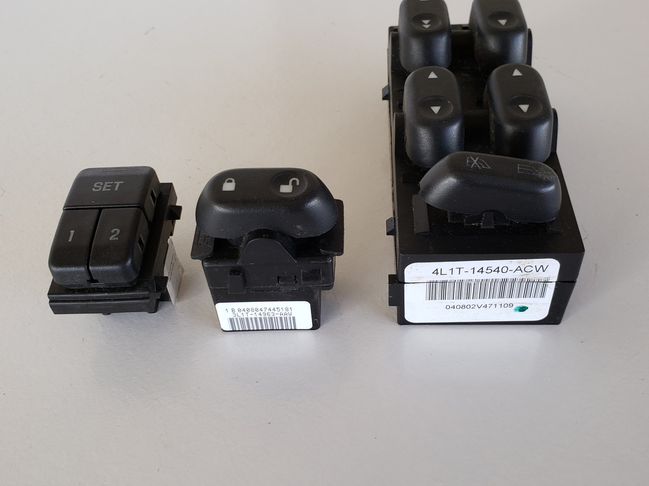 03-06 Ford Expedition 4L1T-14540-ACW Drivers Side Left Master Window Switch OEM