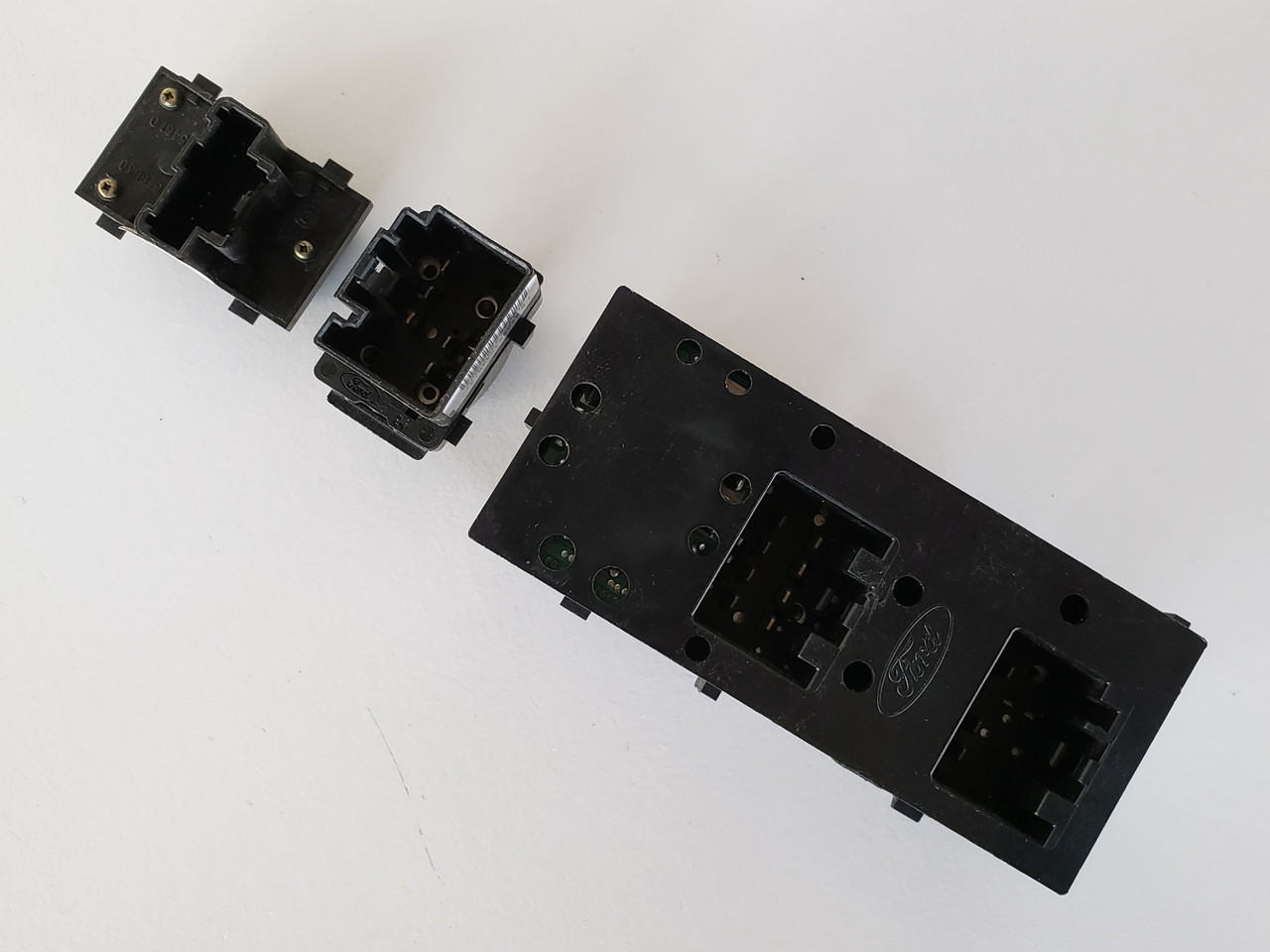 03-06 Ford Expedition 4L1T-14540-ACW Drivers Side Left Master Window Switch OEM