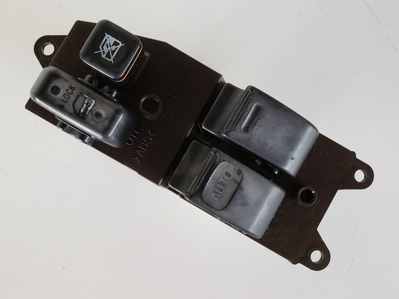 05-06 Toyota Tundra 84820-08011 Drivers Side Left Master Window