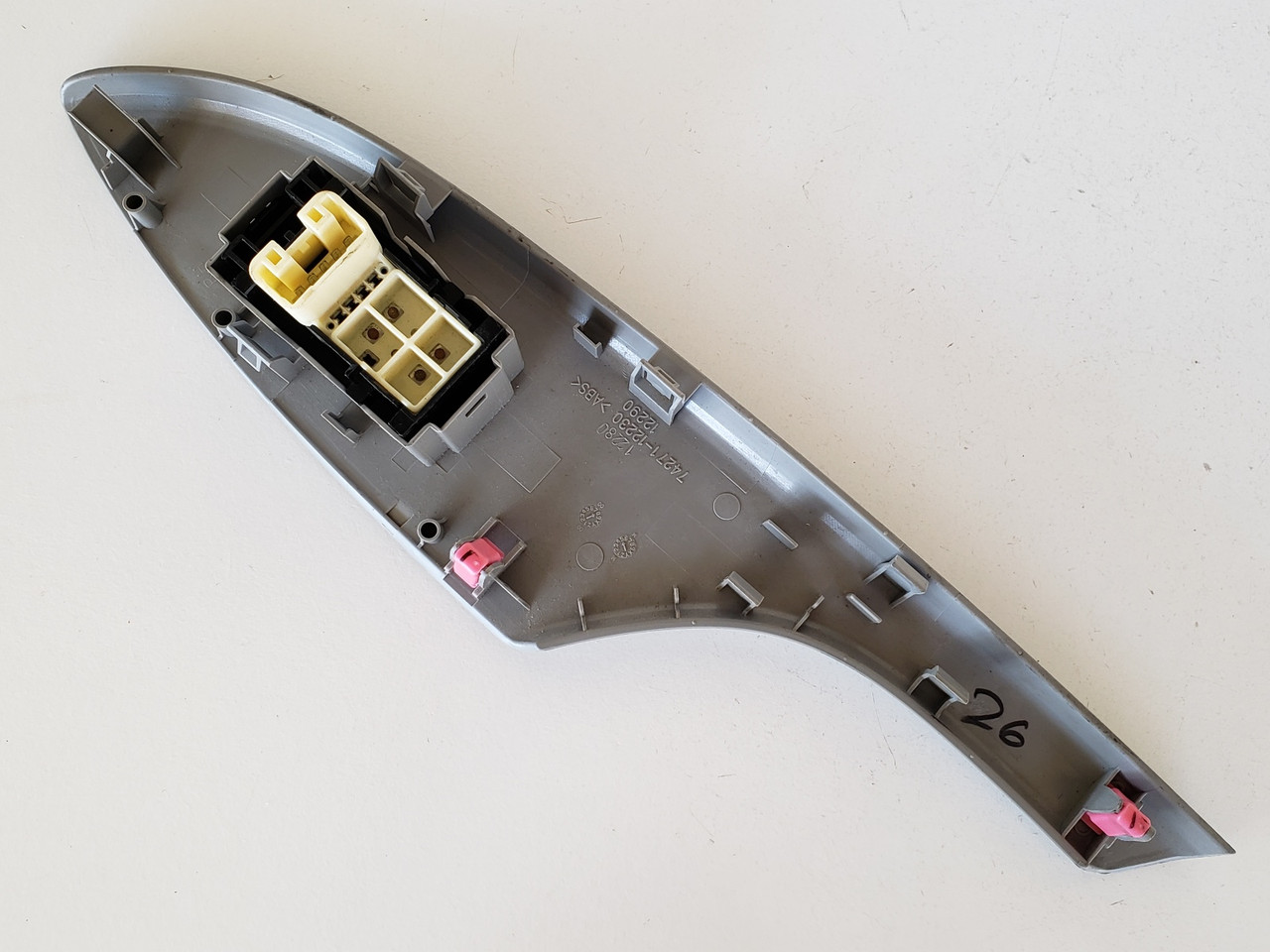 09-13 Toyota Corolla 74271-12230 Right Rear Passenger Window Switch OEM 09-13 Toyota Corolla 74271-12230 Right Rear Passenger Window Switch OEM