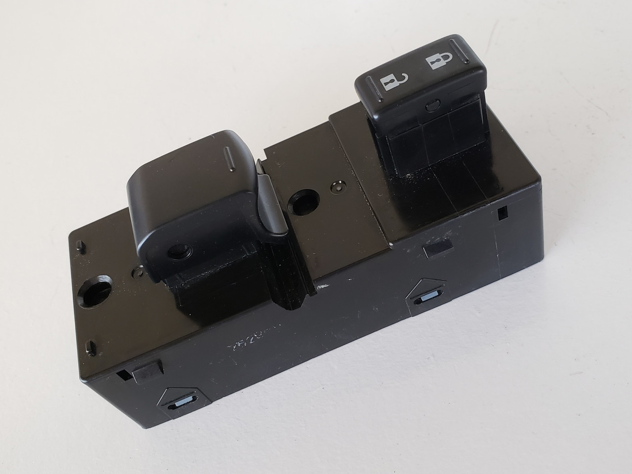 12-19 Nissan Versa Right Front Passenger Window Switch OEM 12-19 Nissan Versa Right Front Passenger Window Switch OEM