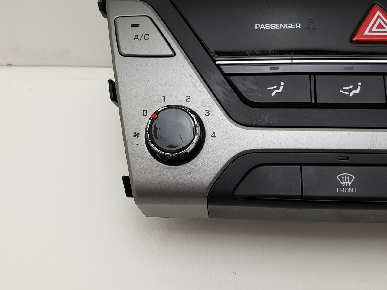 17-18 Elantra Sedan 97250-F20624X Climate Control Panel Temp Unit A/C Heater