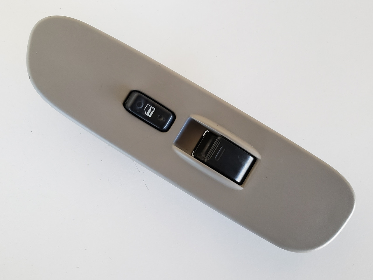 00-05 Toyota Tundra 74201-0C020 Right Front RH Passenger Window Switch OEM