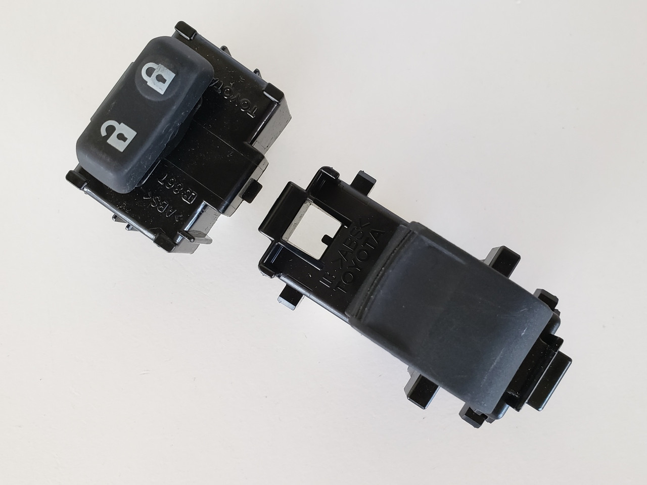 14-18 Toyota Corolla Right Front Passenger Window Switch OEM 14-18 Toyota Corolla Right Front Passenger Window Switch OEM