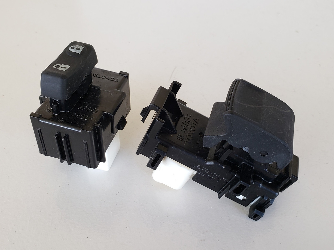 14-18 Toyota Corolla Right Front Passenger Window Switch OEM 14-18 Toyota Corolla Right Front Passenger Window Switch OEM