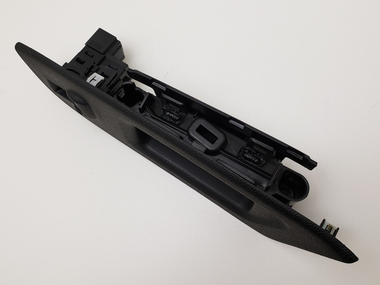 18-20 Ford EcoSport GN15-14529-AA Left Rear Passenger Window Switch OEM 18-20 Ford EcoSport GN15-14529-AA Left Rear Passenger Window Switch OEM