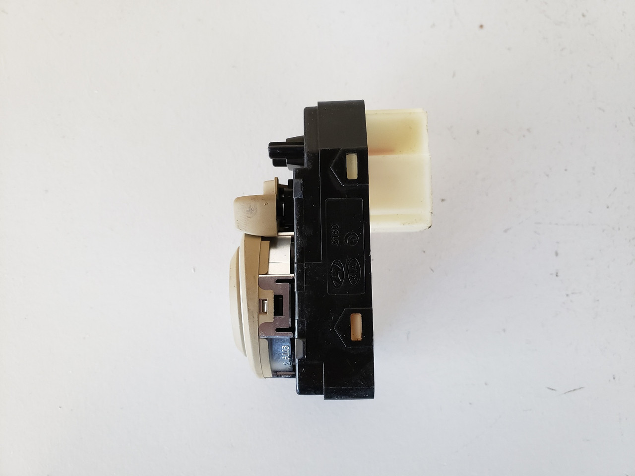 11 12 13 14 15 Hyundai Sonata Drivers Side Left Master Mirror Switch OEM 11 12 13 14 15 Hyundai Sonata Drivers Side Left Master Mirror Switch OEM