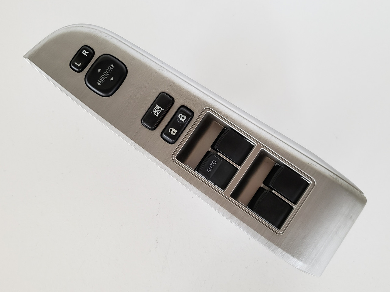 07-14 Toyota Camry XLE 84820-06060 Drivers Side Left Master Window Switch OEM