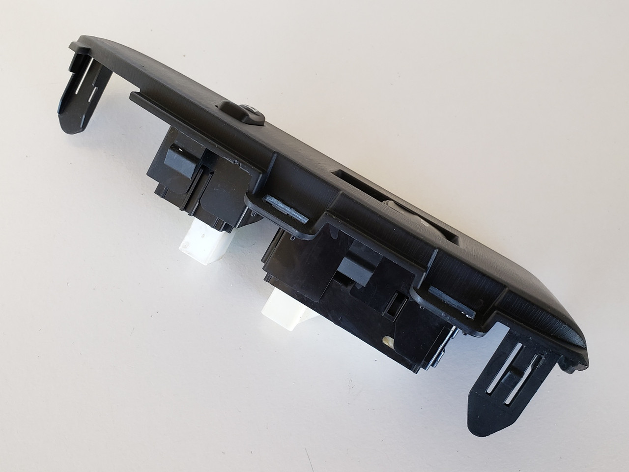 10-15 Toyota Prius 74231-47120 Right Front RH Passenger Window Switch OEM 10-15 Toyota Prius 74231-47120 Right Front RH Passenger Window Switch OEM