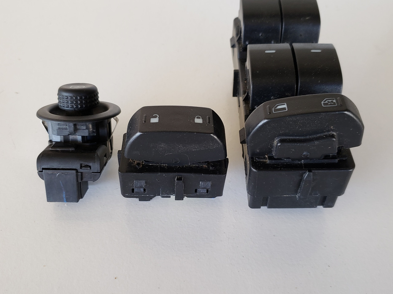 09-11 Crown Victoria 8E5T-14540-AAW Drivers Side Left Master Window Switch OEM 09-11 Crown Victoria 8E5T-14540-AAW Drivers Side Left Master Window Switch OEM