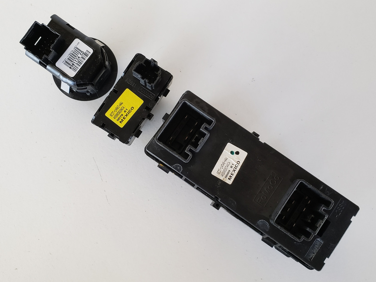 09-11 Crown Victoria 8E5T-14540-AAW Drivers Side Left Master Window Switch OEM 09-11 Crown Victoria 8E5T-14540-AAW Drivers Side Left Master Window Switch OEM