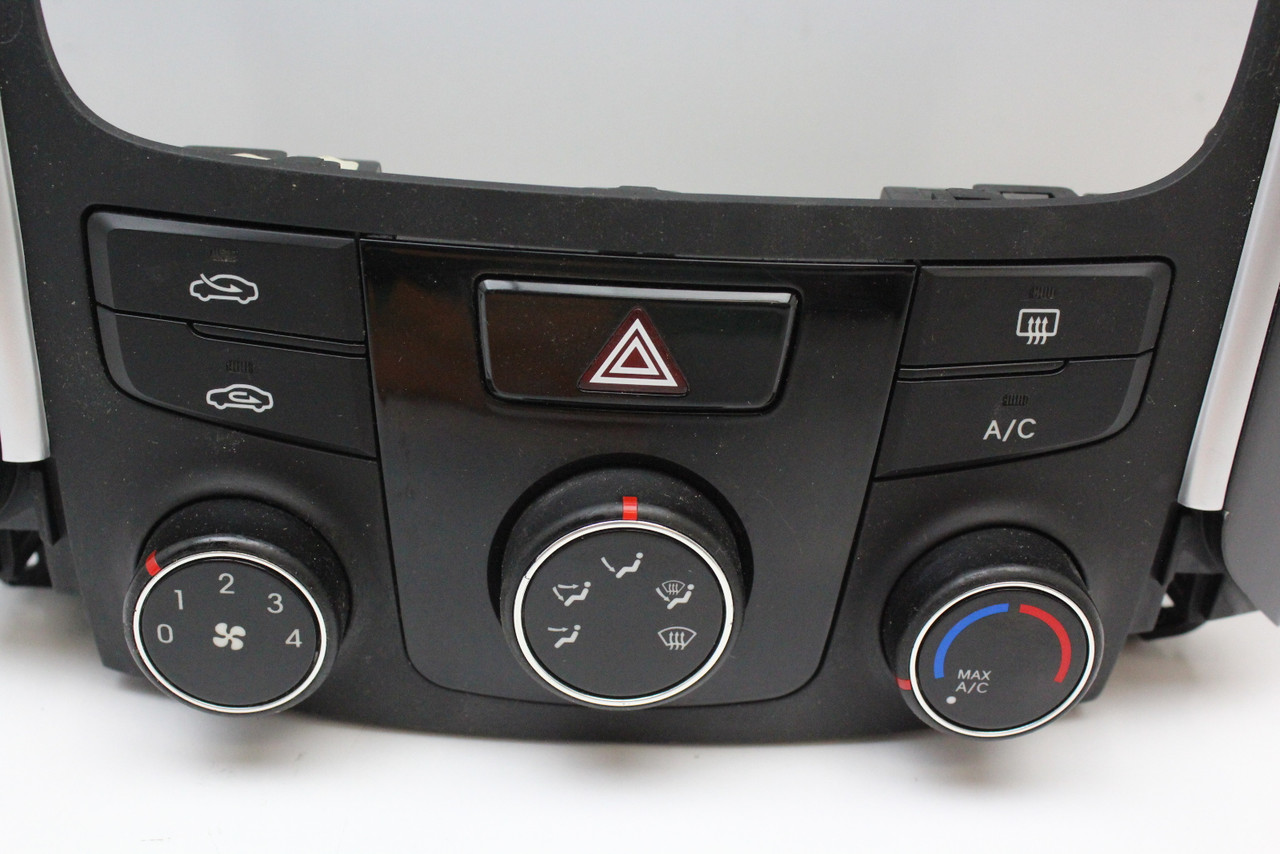 2014 14 Sonata Climate Control  Temperature Unit 97250-3Q030 2014 14 Sonata Climate Control  Temperature Unit 97250-3Q030