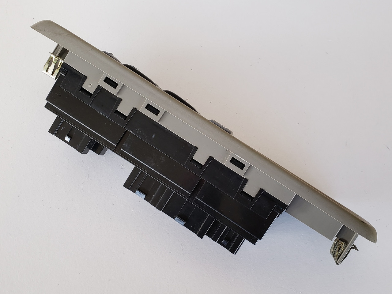 02-04 Olds Bravada 15180107 Drivers Side Left Master Window Switch OEM