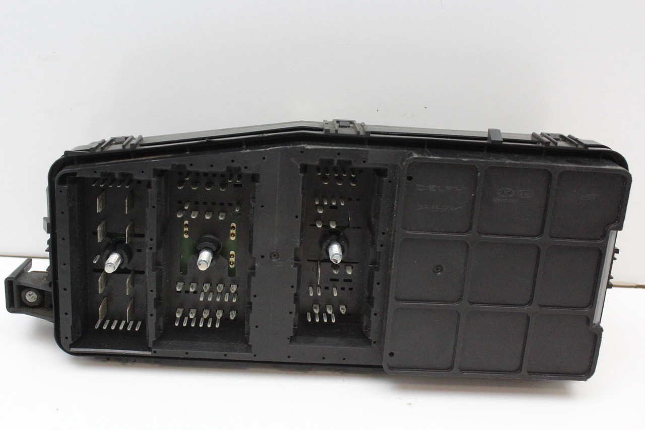 06-10 Kia Sedona 91950-4D020 Fusebox Fuse Box Junction Relay Module