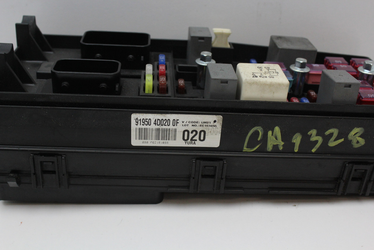 06-10 Kia Sedona 91950-4D020 Fusebox Fuse Box Junction Relay Module