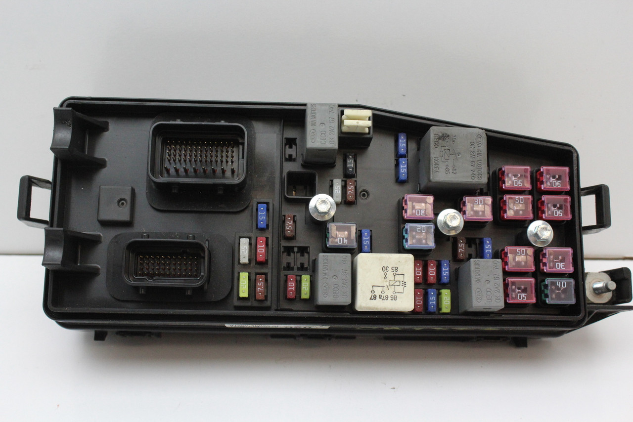 06-10 Kia Sedona 91950-4D020 Fusebox Fuse Box Junction Relay Module