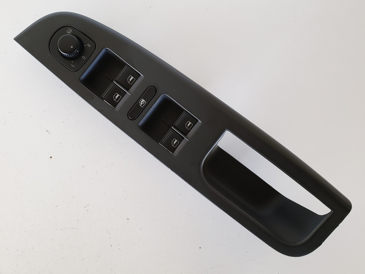 06-10, 12 VW Passat 1K4 959 857 B Drivers Side Left Master Window Switch OEM