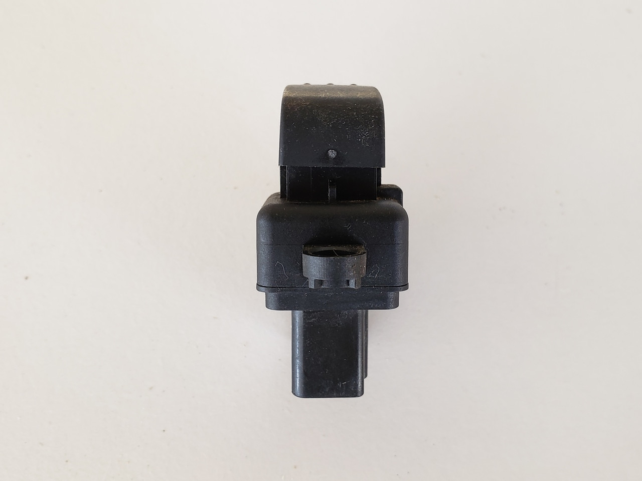 04-09 Mazda 3 B23H 66 370 Left / Right Rear Passenger Window Switch OEM