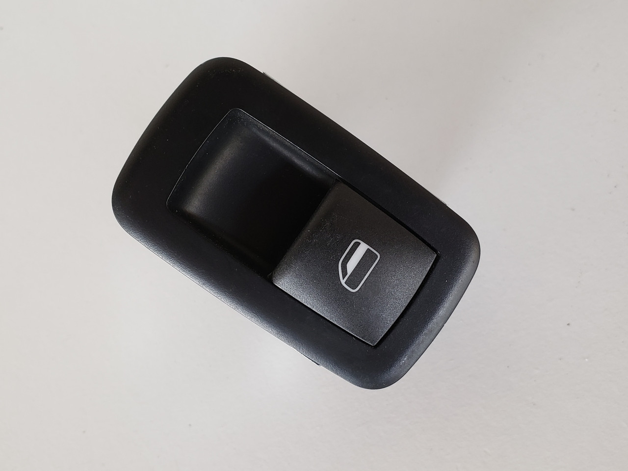 09-12 Dodge Ram 04602864AC Left / Right Rear Passenger Window Switch OEM 09-12 Dodge Ram 04602864AC Left / Right Rear Passenger Window Switch OEM