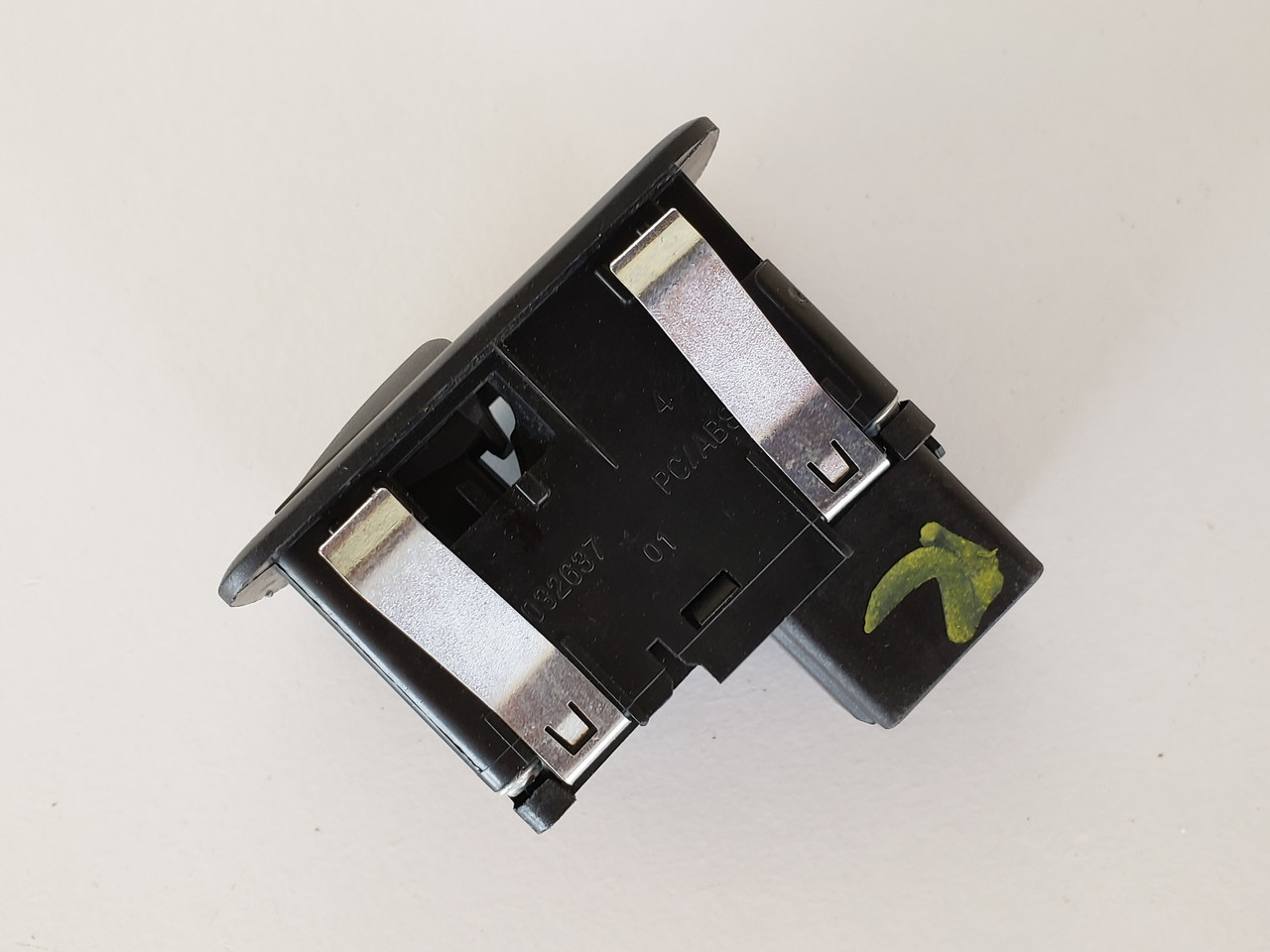 09-12 Dodge Ram 04602864AC Left / Right Rear Passenger Window Switch OEM 09-12 Dodge Ram 04602864AC Left / Right Rear Passenger Window Switch OEM