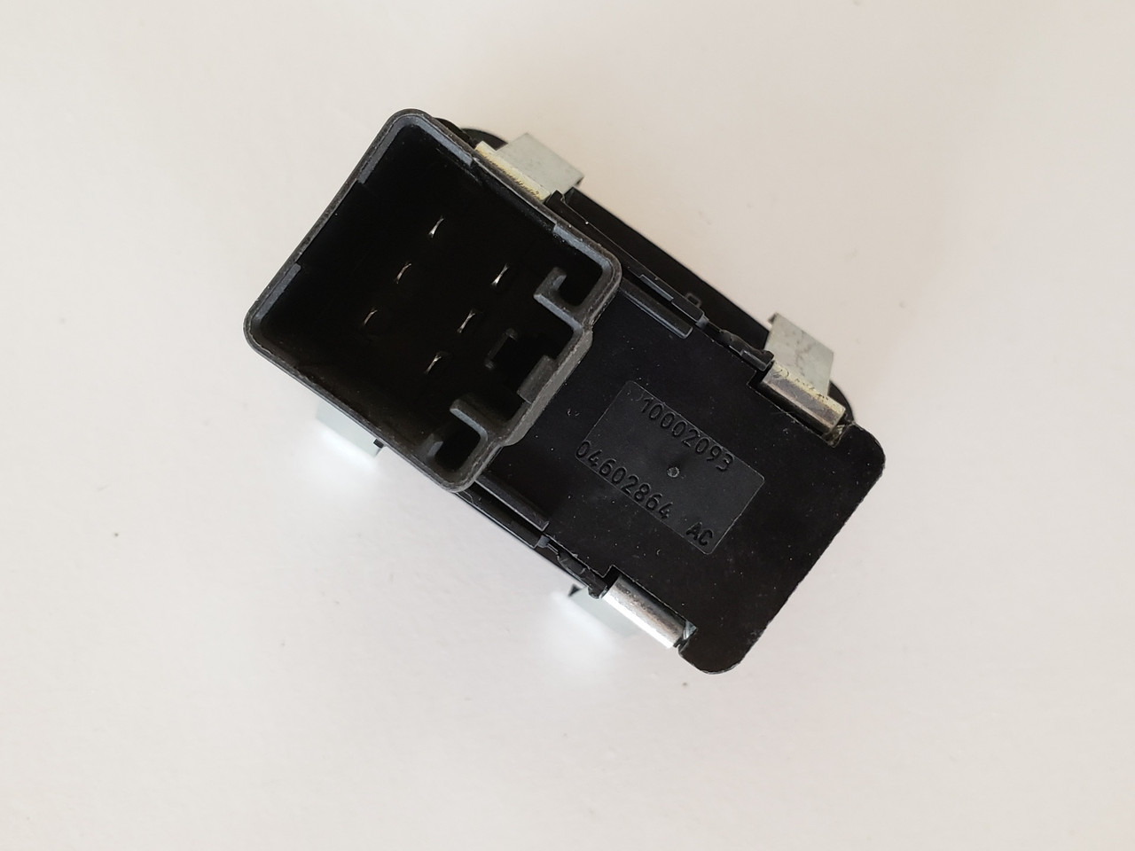 09-12 Dodge Ram 04602864AC Left / Right Rear Passenger Window Switch OEM 09-12 Dodge Ram 04602864AC Left / Right Rear Passenger Window Switch OEM