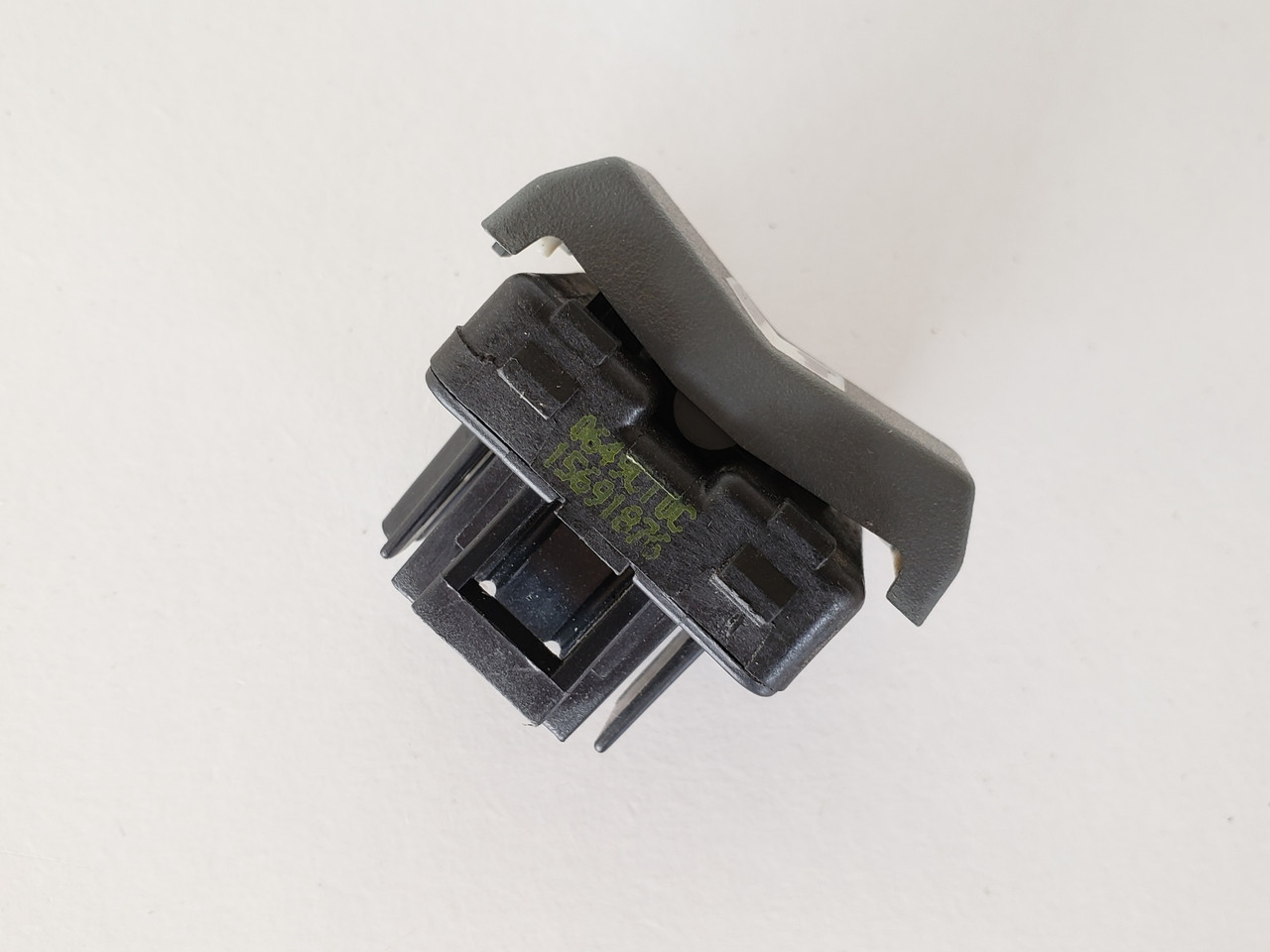 96-05 Astro 15691876 Right Front / Left & Right Rear Passenger Window Switch OEM 96-05 Astro 15691876 Right Front / Left & Right Rear Passenger Window Switch OEM