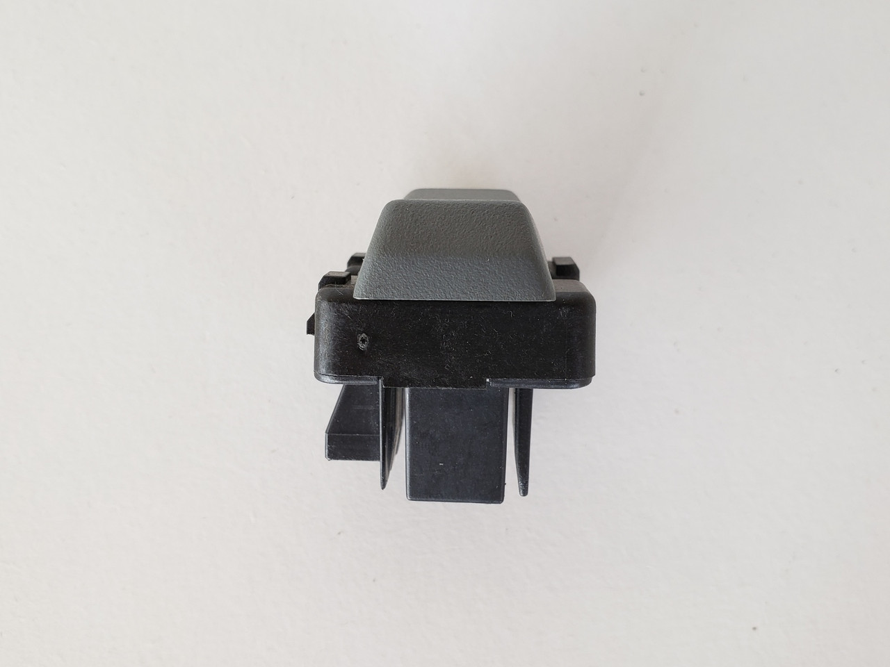 96-05 Astro 15691876 Right Front / Left & Right Rear Passenger Window Switch OEM 96-05 Astro 15691876 Right Front / Left & Right Rear Passenger Window Switch OEM