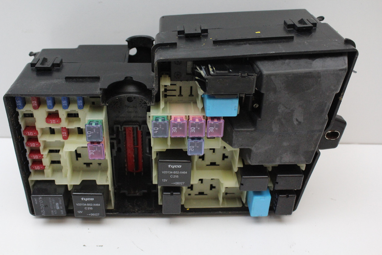 04 05 06 07 08 09 Mazda 3 3M5T-14A142-AB Fusebox Fuse Box Relay Unit Module