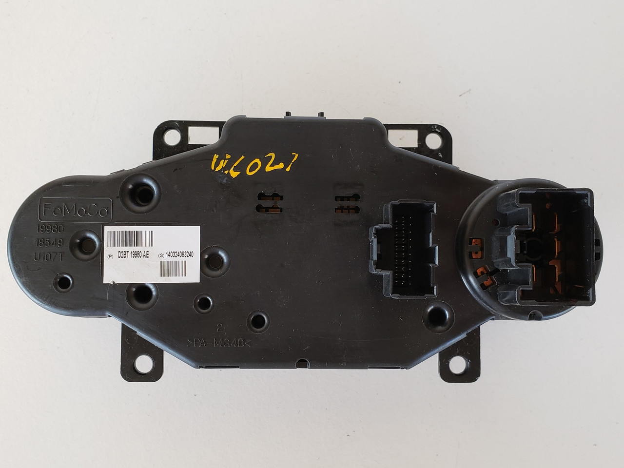 14-17 Fiesta D2BT-19980-AE Climate Control Panel Temperature Unit A/C Heater 14-17 Fiesta D2BT-19980-AE Climate Control Panel Temperature Unit A/C Heater