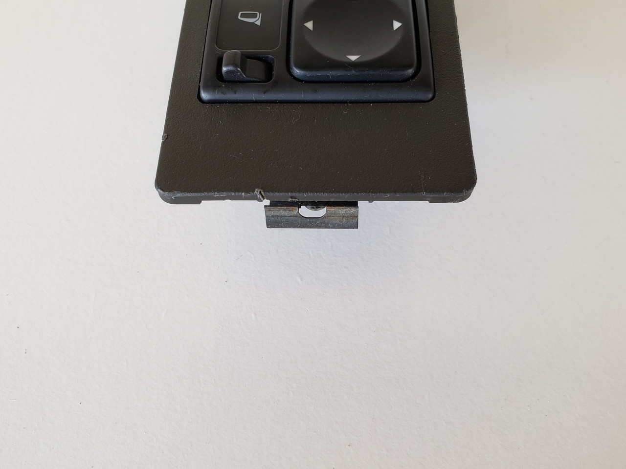 04-07 Nissan Armada 25401-7S200 Drivers Side Left Master Window Switch OEM