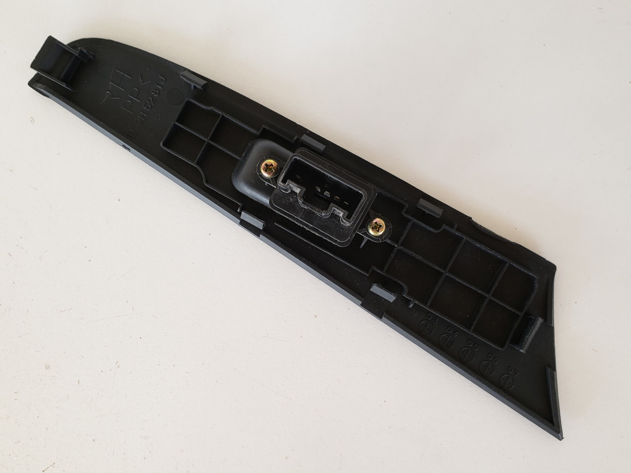 04-09 Mazda 3 B32H 66 370 Left Rear Passenger Window Switch OEM