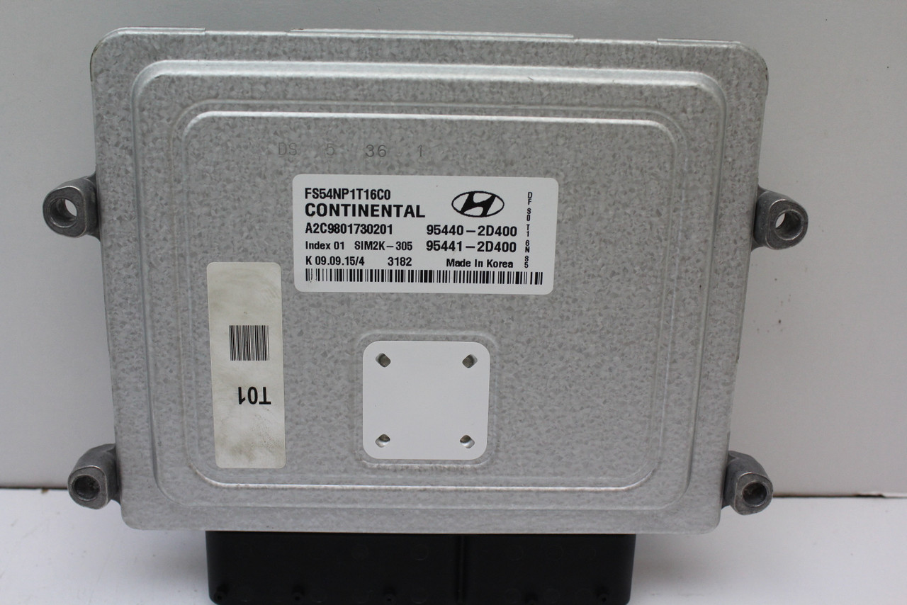 16 2016 Hyundai Veloster 1.6L 95441-2D400 Computer Engine Control ECU ECM Module
