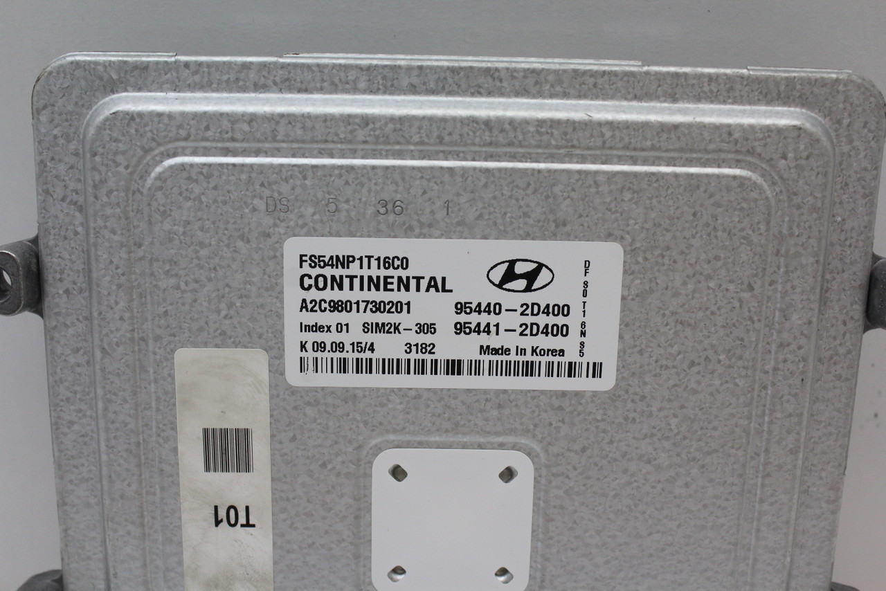 16 2016 Hyundai Veloster 1.6L 95441-2D400 Computer Engine Control ECU ECM Module