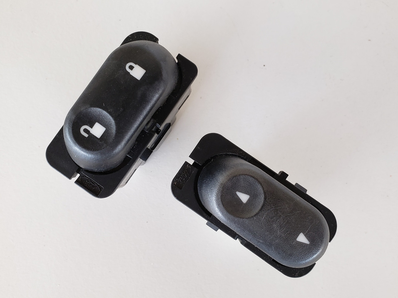 02-05 Ford Explorer Right Front Passenger Window Switch OEM