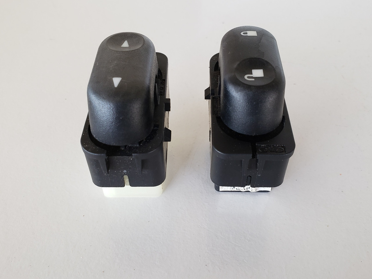 02-05 Ford Explorer Right Front Passenger Window Switch OEM