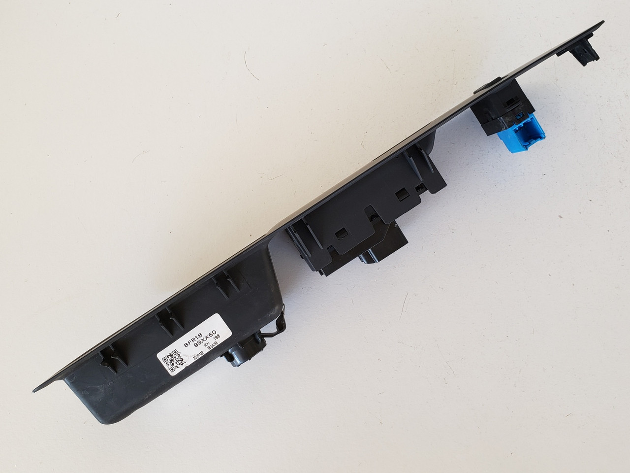 13-19 Buick Encore  22819399 Right Front Passenger Window Switch 13-19 Buick Encore  22819399 Right Front Passenger Window Switch