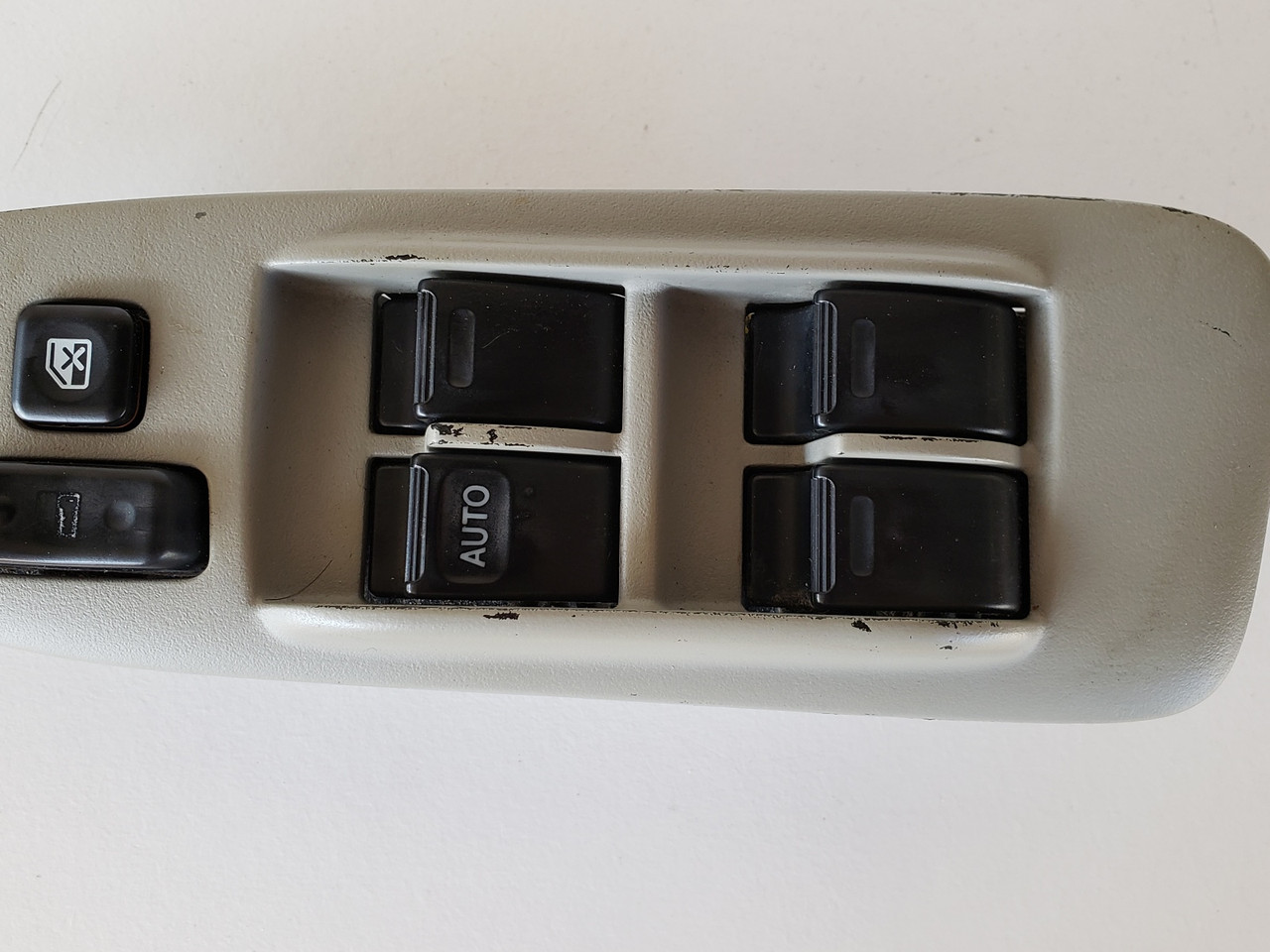 00-01 Toyota Camry CE 84820-AA010 Drivers Side Left Master Window Switch OEM