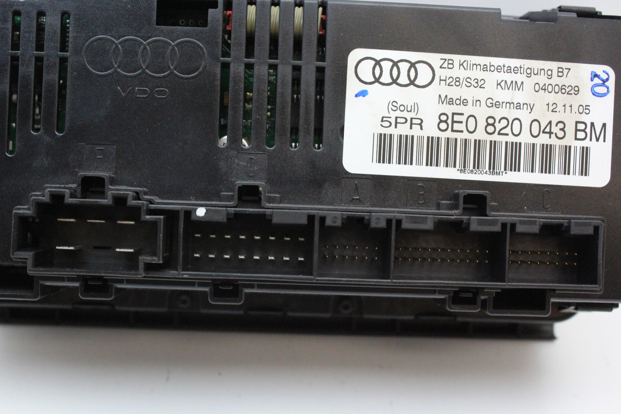 05-09 Audi A4 8E0 820 043 BM Climate Control Panel Temperature