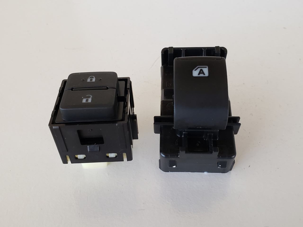 15-17 Toyota Camry 193105 Right Front Passenger Window Switch OEM 15-17 Toyota Camry 193105 Right Front Passenger Window Switch OEM