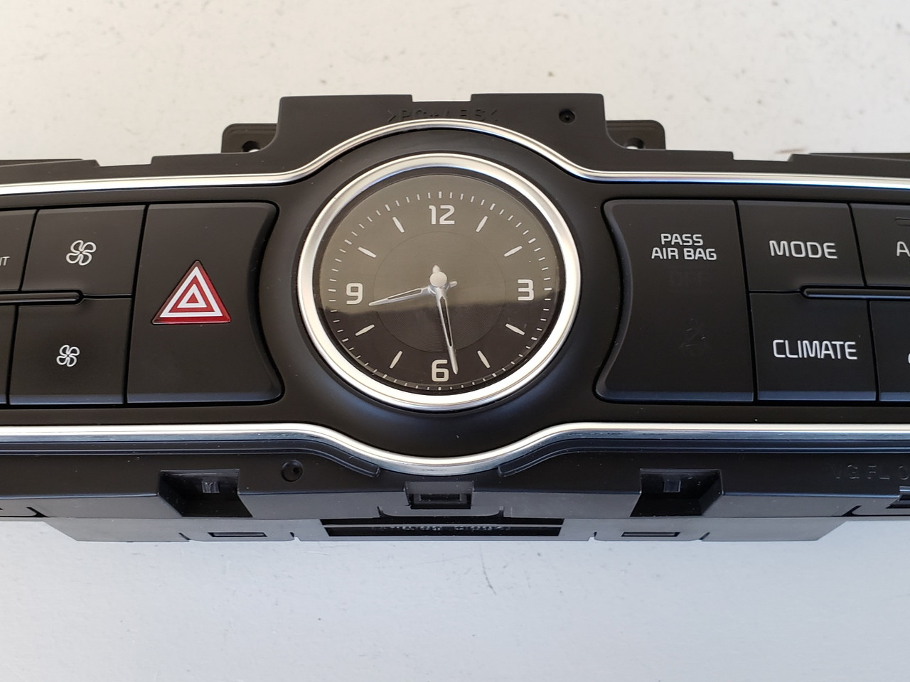 14 15 16 Kia Cadenza Climate Control Panel Temperature Unit A/C Heater 14 15 16 Kia Cadenza Climate Control Panel Temperature Unit A/C Heater
