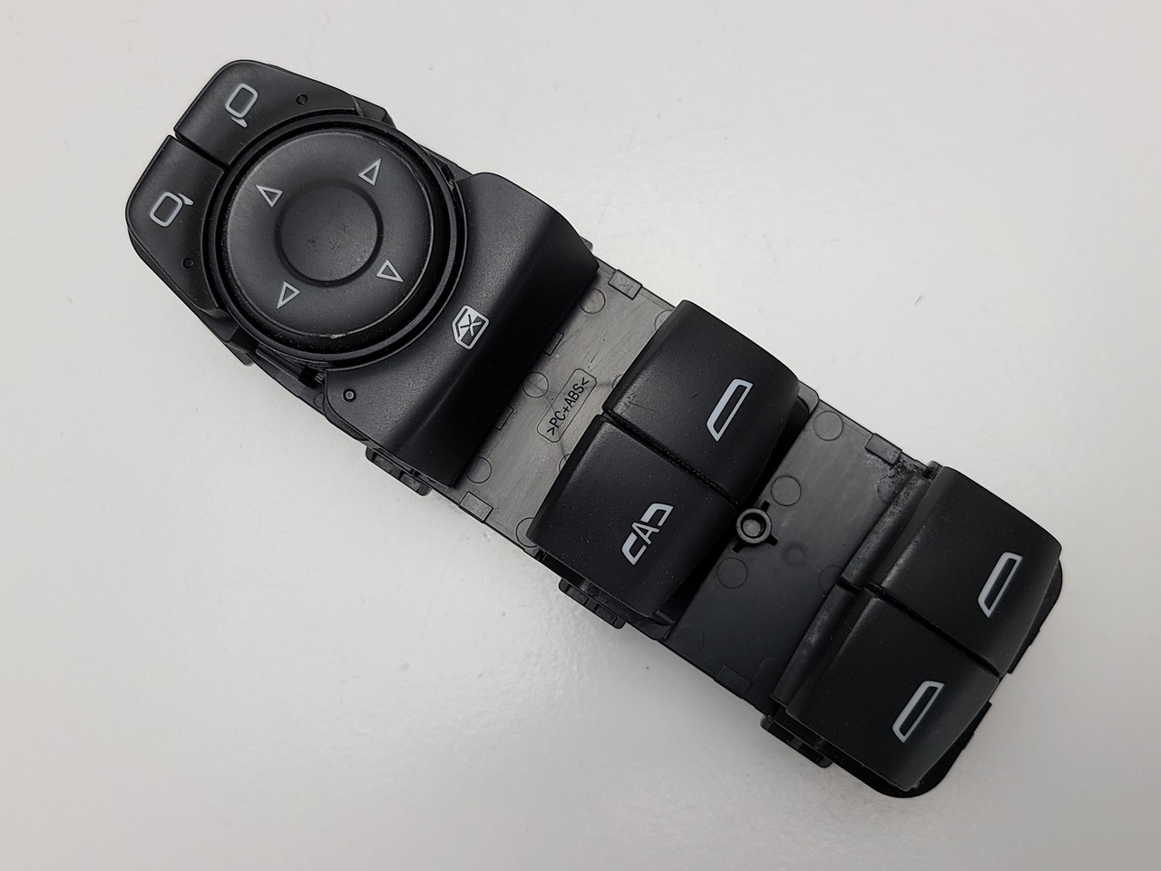 19 Gmc Sierra 1500 84139693 Drivers Side Left Master Window Switch OEM 19 Gmc Sierra 1500 84139693 Drivers Side Left Master Window Switch OEM