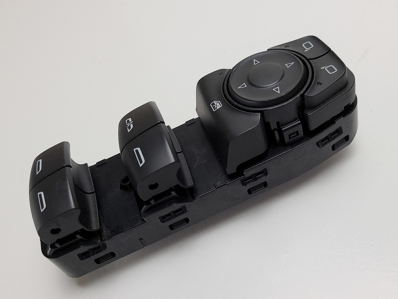 19 Gmc Sierra 1500 84139693 Drivers Side Left Master Window Switch OEM 19 Gmc Sierra 1500 84139693 Drivers Side Left Master Window Switch OEM