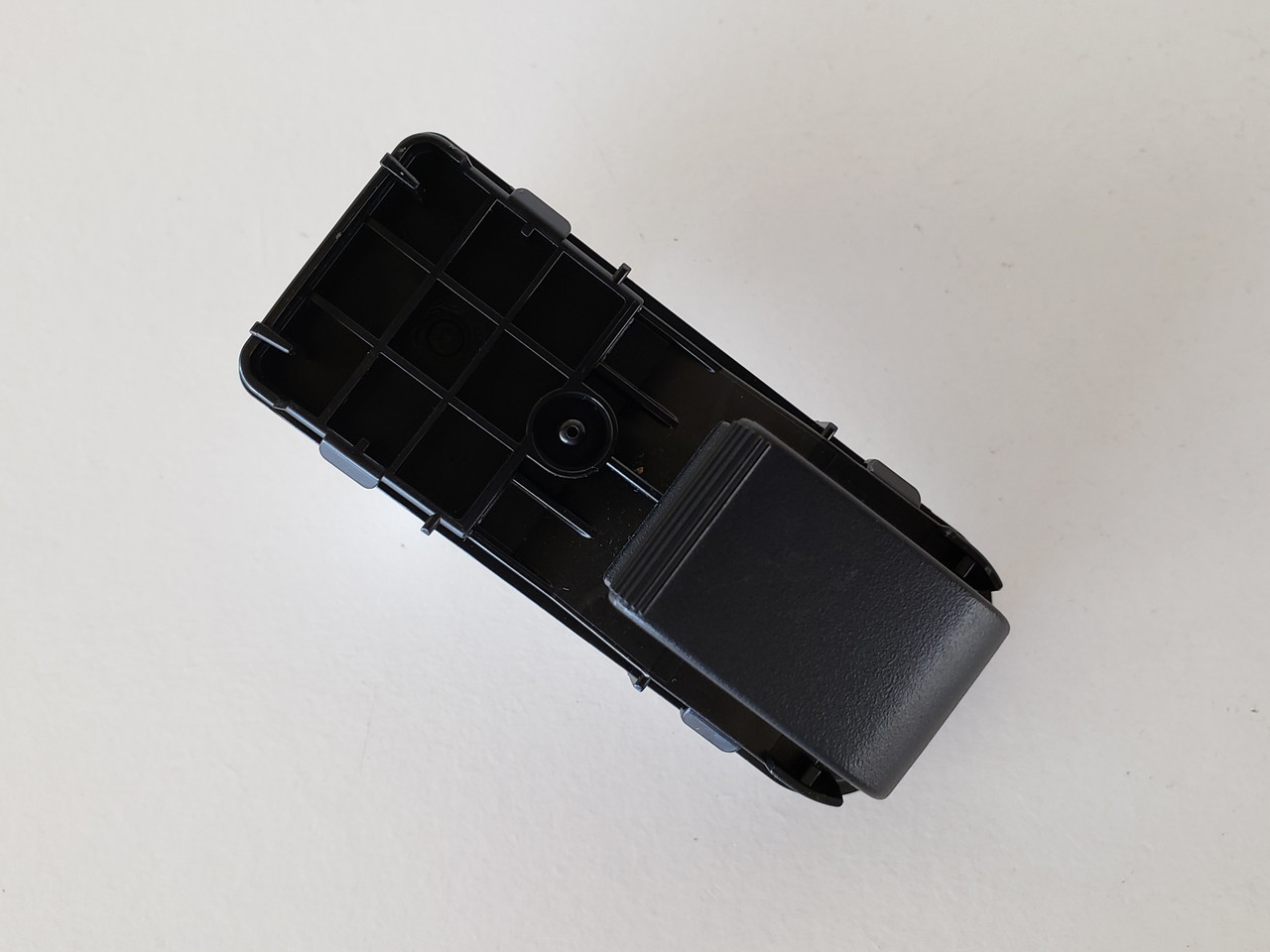 10-13 Mazda 3 Sport BBM2 66 370 Left / Right Rear Passenger Window Switch OEM 10-13 Mazda 3 Sport BBM2 66 370 Left / Right Rear Passenger Window Switch OEM