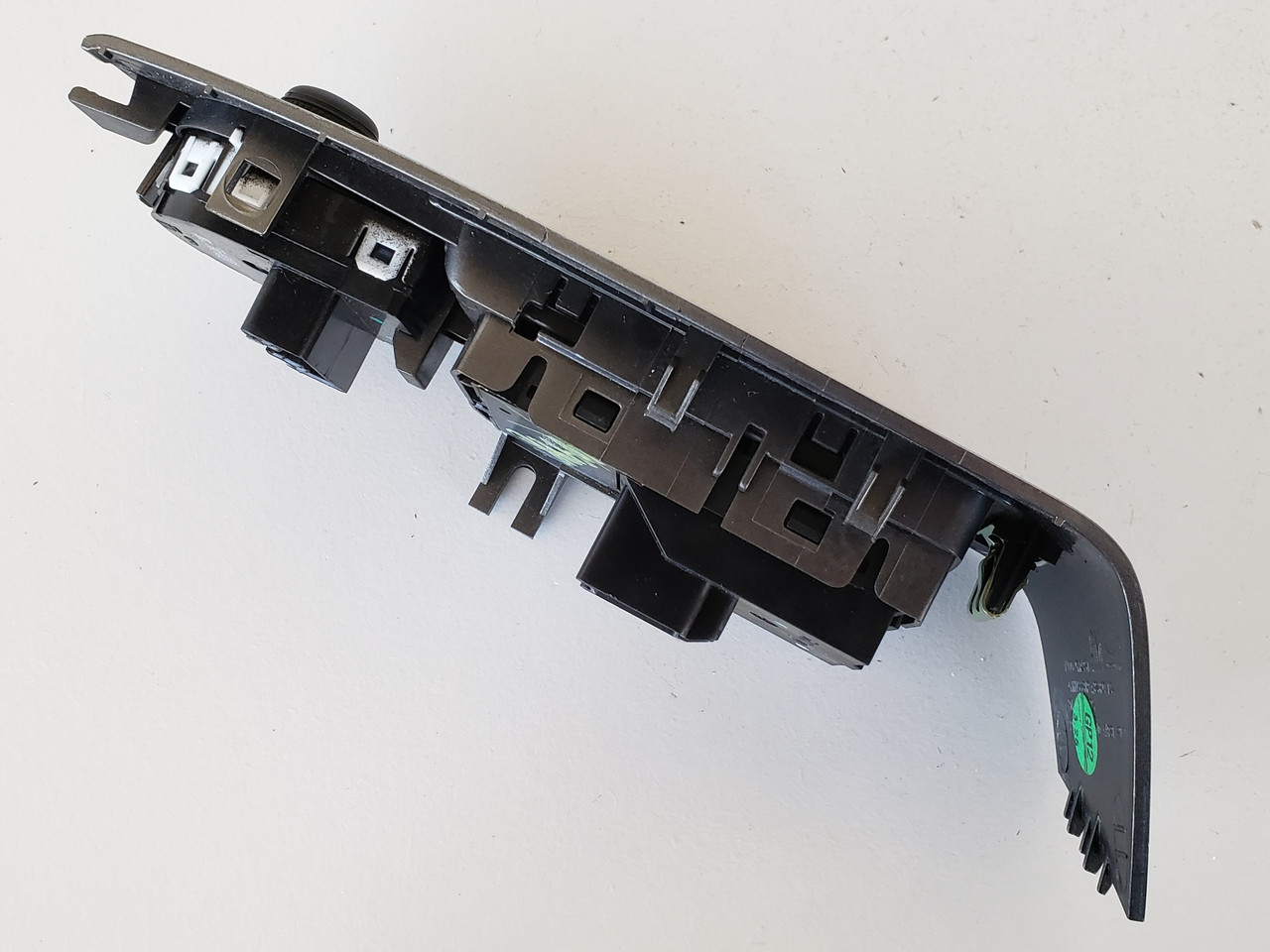 14-16 Chevrolet Chevy Malibu 20917577 Drivers Side Left Master Window Switch OEM 14-16 Chevrolet Chevy Malibu 20917577 Drivers Side Left Master Window Switch OEM