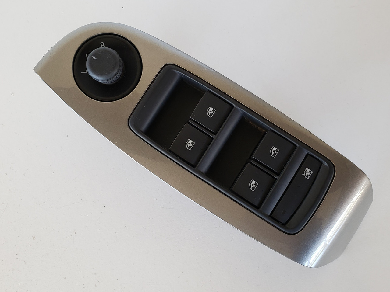 14-16 Chevrolet Chevy Malibu 20917577 Drivers Side Left Master Window Switch OEM 14-16 Chevrolet Chevy Malibu 20917577 Drivers Side Left Master Window Switch OEM