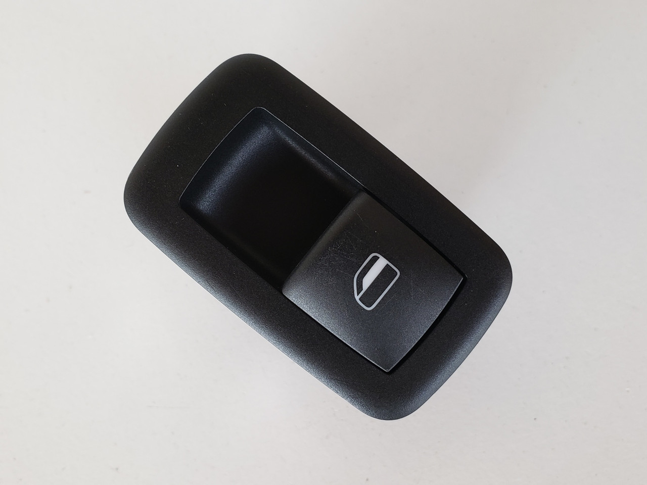 11-20 Dodge Chrysler 56046832AB Left / Right Rear Passenger Window Switch OEM 11-20 Dodge Chrysler 56046832AB Left / Right Rear Passenger Window Switch OEM
