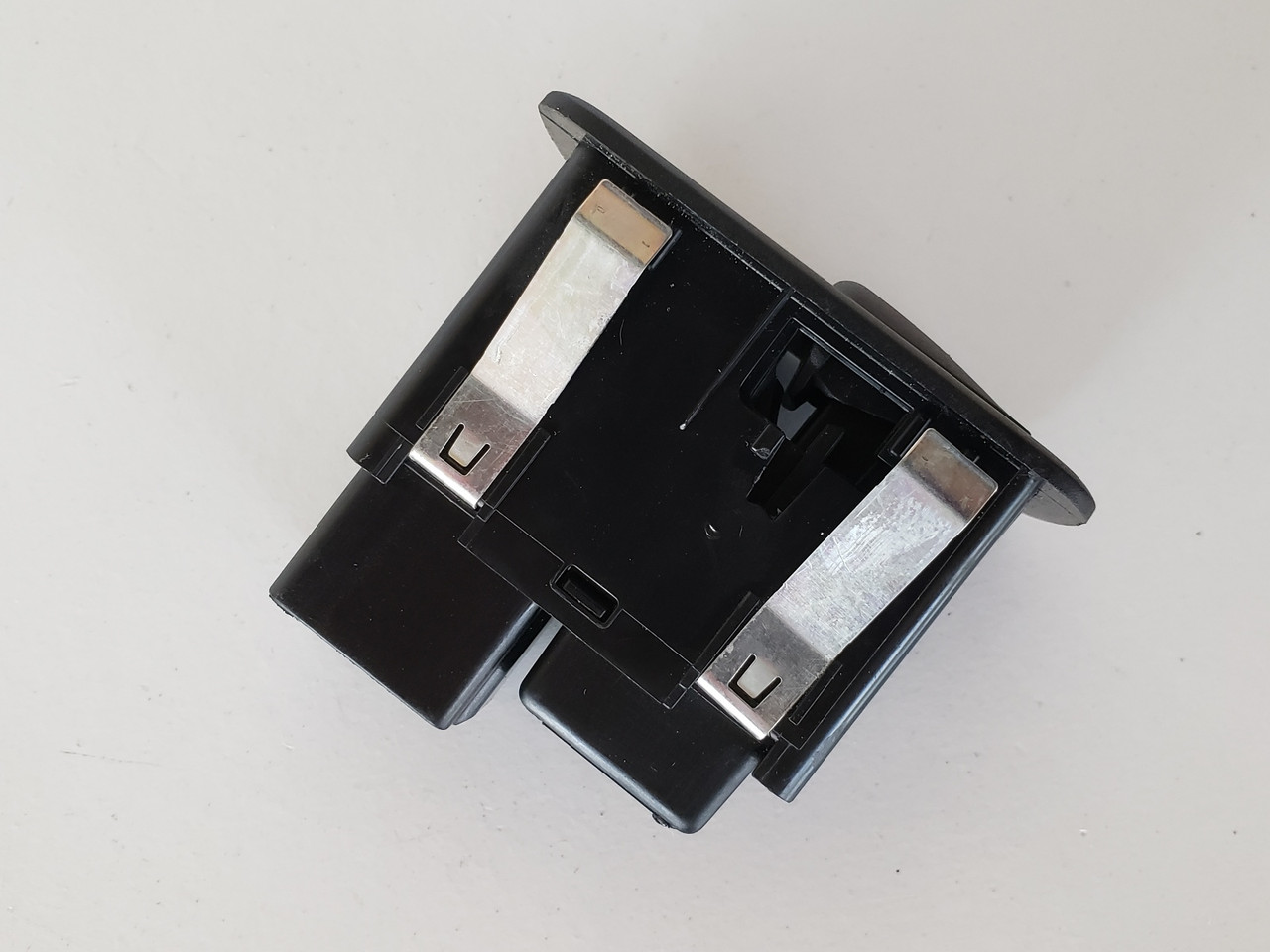 11-20 Dodge Chrysler 56046832AB Left / Right Rear Passenger Window Switch OEM 11-20 Dodge Chrysler 56046832AB Left / Right Rear Passenger Window Switch OEM