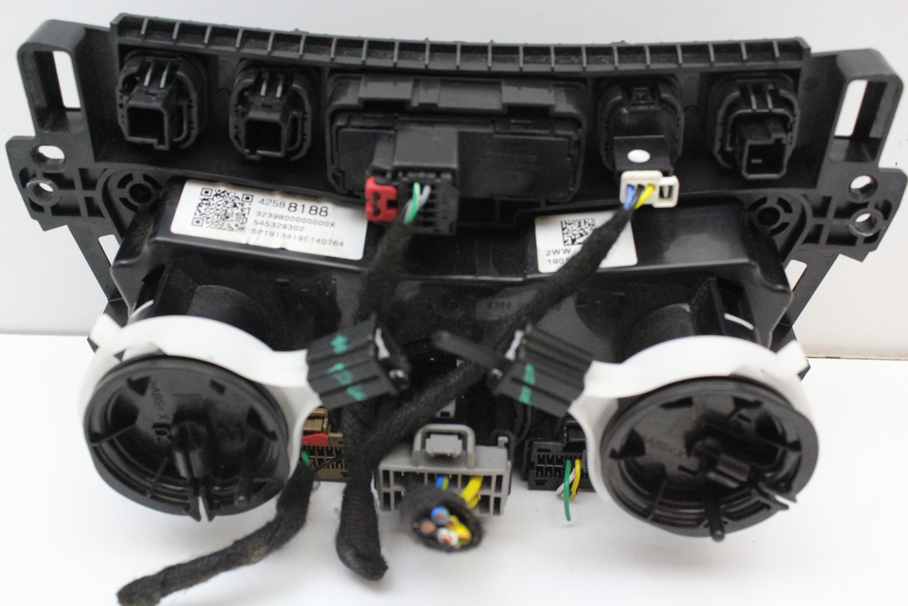 17-20 Chevy Trax 42588188 Climate Control Panel Temperature Unit A/C Heater
