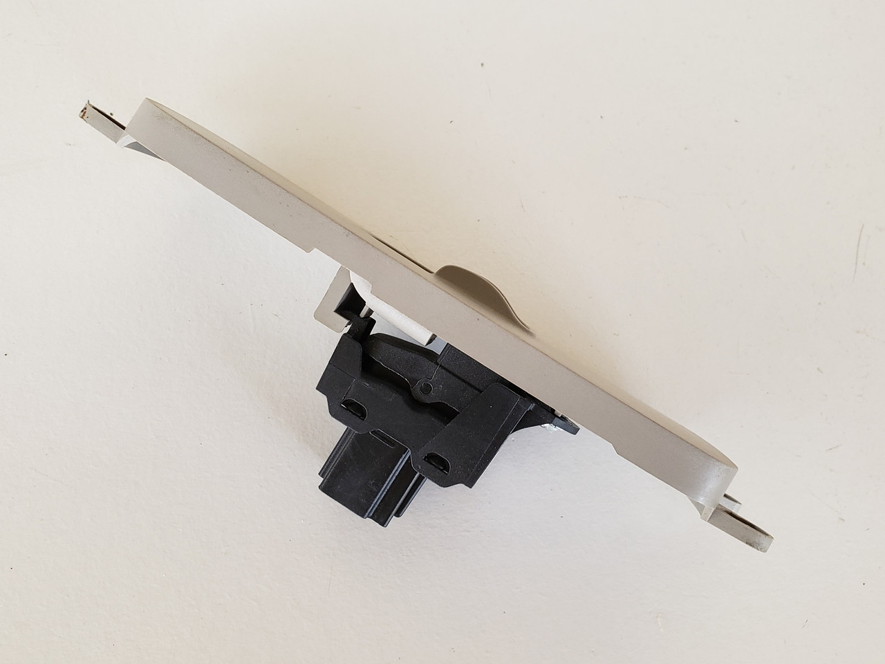 09-13 Volvo 30773216 Rear Passenger Window Switch OEM 09-13 Volvo 30773216 Rear Passenger Window Switch OEM