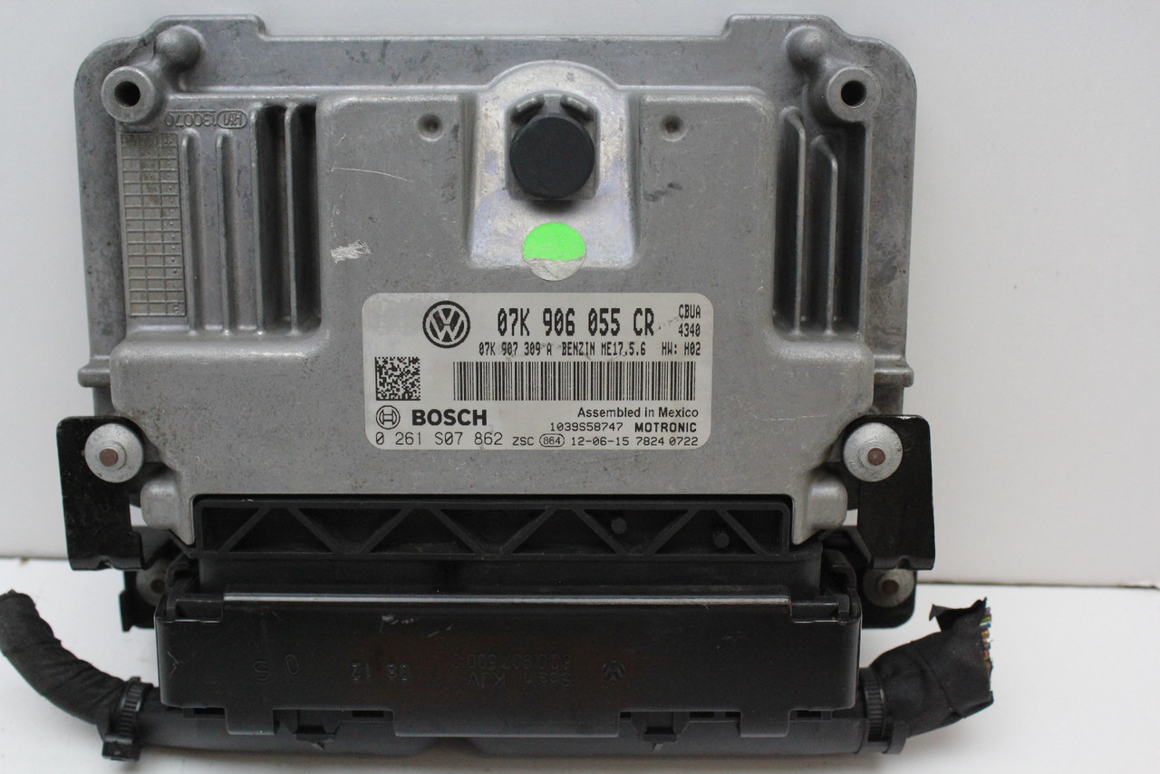 13 14 Volkswagen Passat 2.5L 07K 906 055 CR Computer Engine Control ECU Module